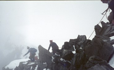 A guided party descending Hintere Schwarze.  All well dressed of course.